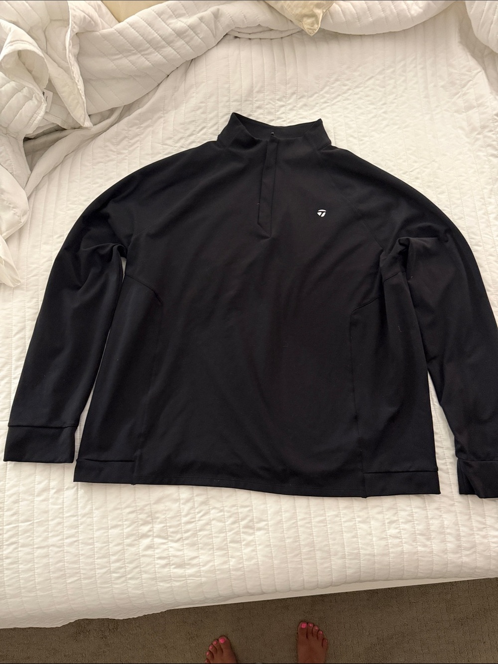 TaylorMade half-zip golf pullover in black. Size XL.